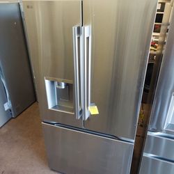 LG 24cu.ft Counter-Depth French-Door Refrigerator