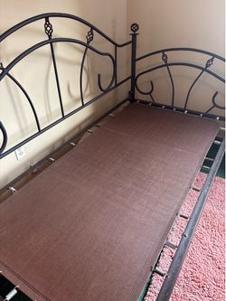 Trundle bed frame