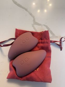 Momcozy warming and vibrating lactation massager