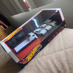 Hot Wheels Nissan Diorama 