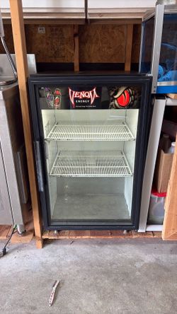 Glass door merchandise refrigerator