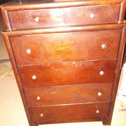 Dresser 