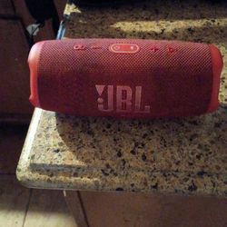Red JbL Charge 5