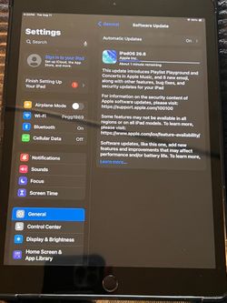 Apple iPad 9th Generation w/ case n. Charger WiFi+cellular