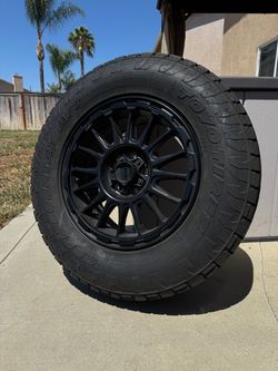 4 KMC wheels  (KM542)