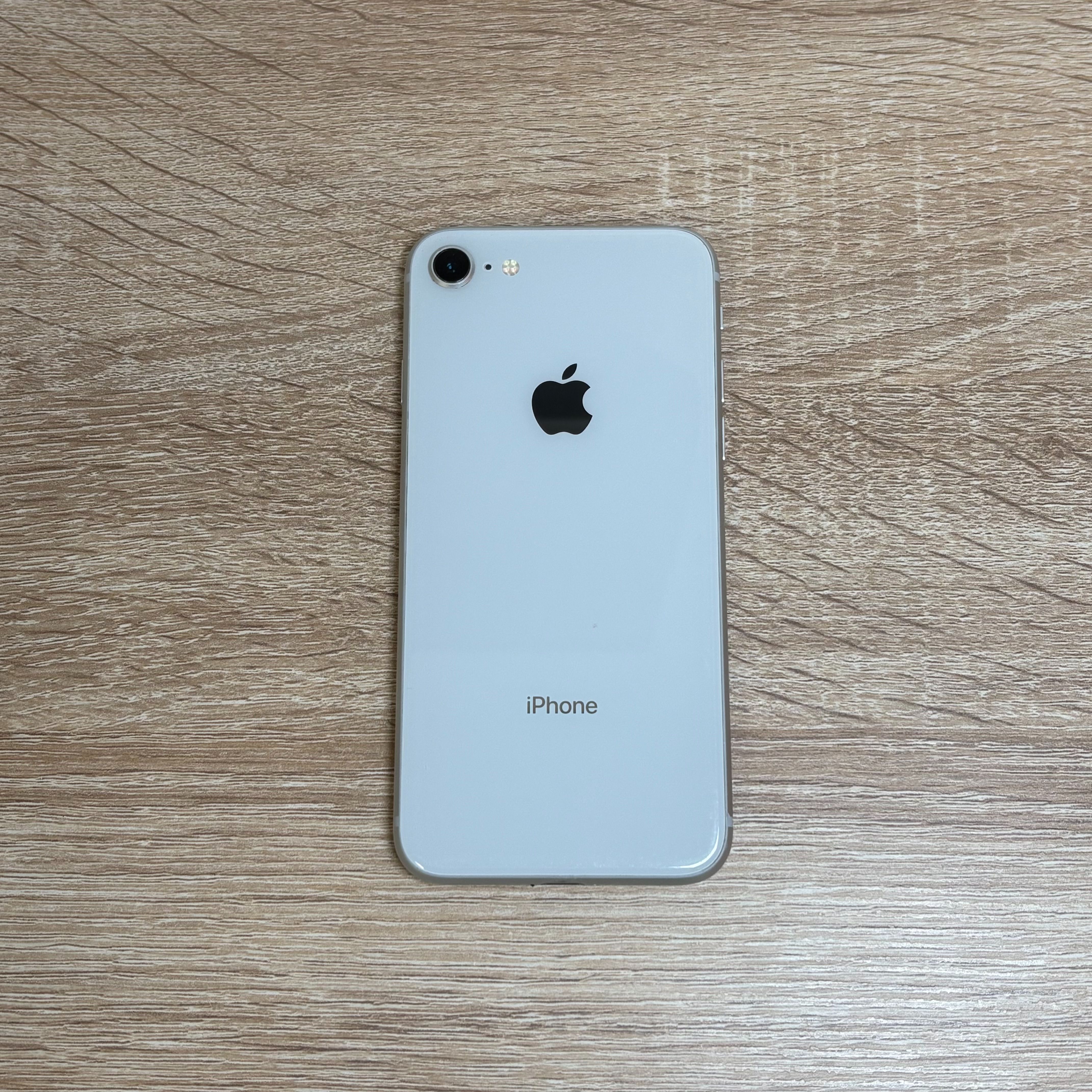 iPhone 8 - Unlocked - 128GB - White