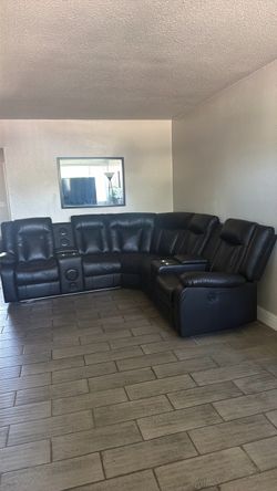 Black Leather Sectional w Dual End Power Recliners