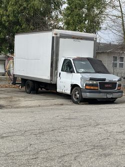 Savanna Box Truck Parts Truck