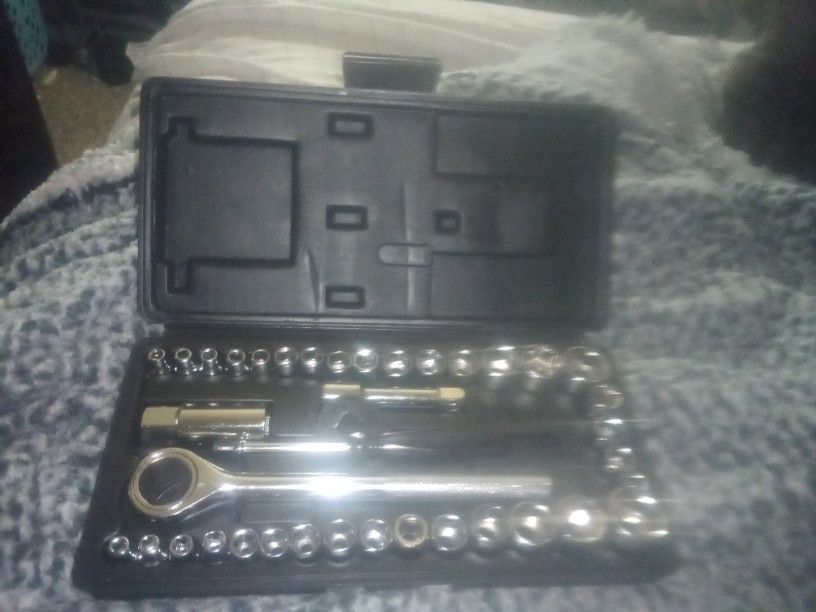 Brand New 40 Peace Socket Set