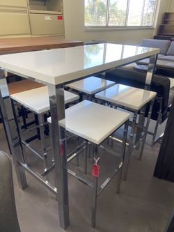 Bar height lunch table 24”x48” 5 pcs