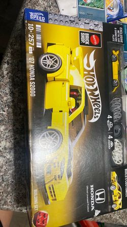 Toy hot wheels brick shop