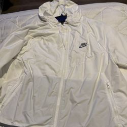 Nike windbreaker size medium 