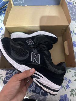 New Balance 2002r