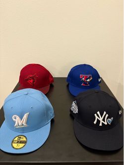 BRAND NEW 7 1/2 NEW ERA FITTEDS