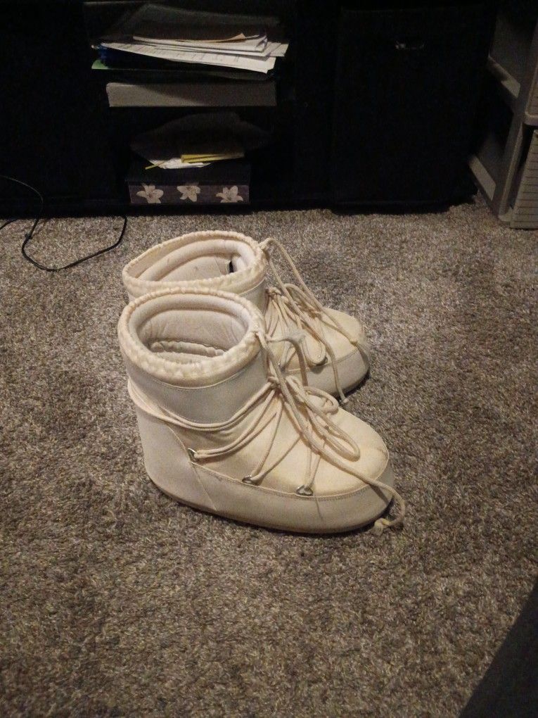 Moon Boots