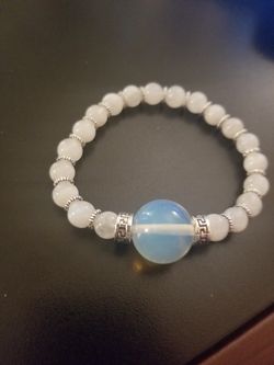 Crystal quartz and moonstone bracelet.