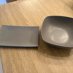 NEW: 2-Piece Grey Serving Set