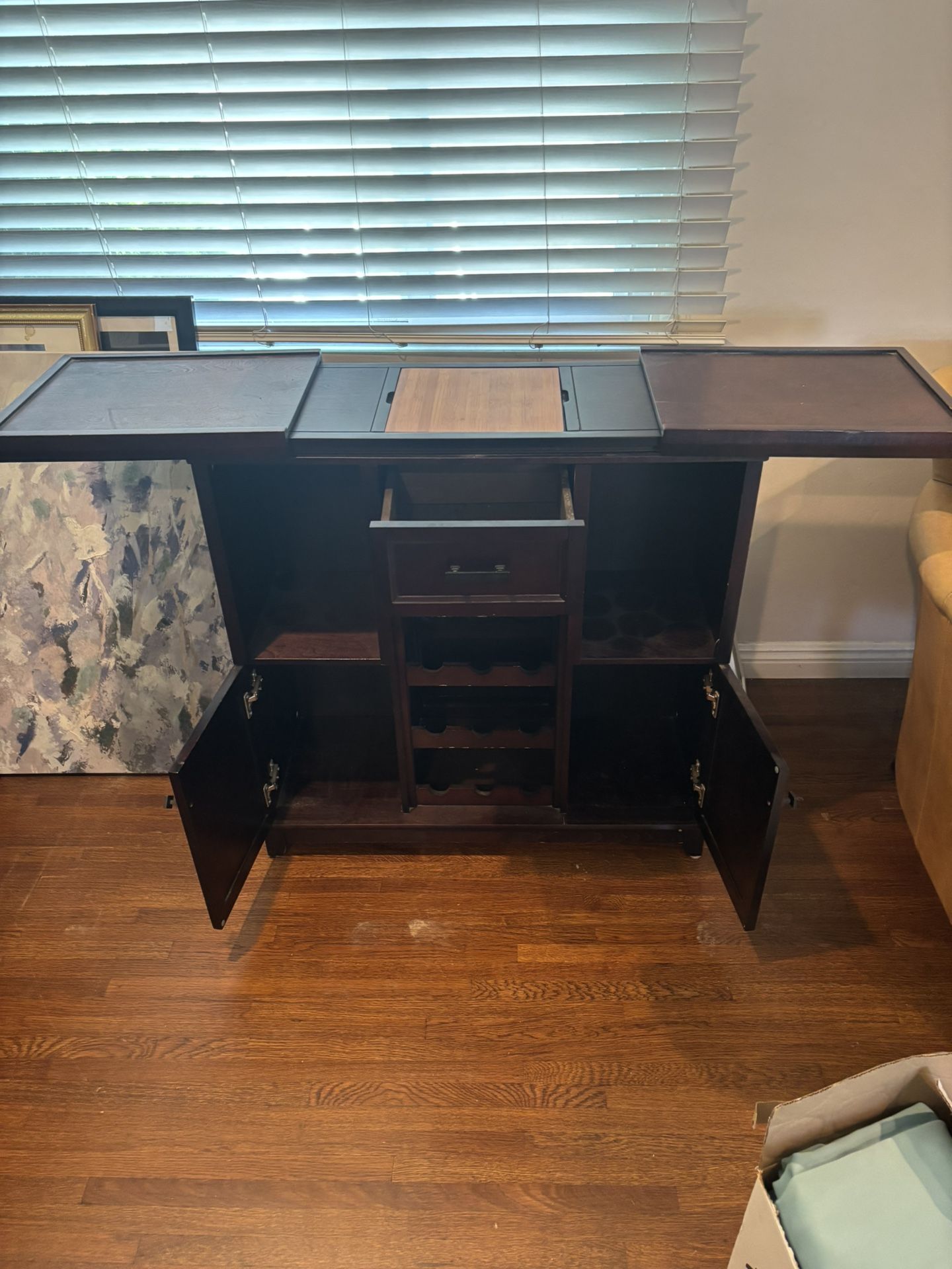 Small Bar & Wine Rack that Expands