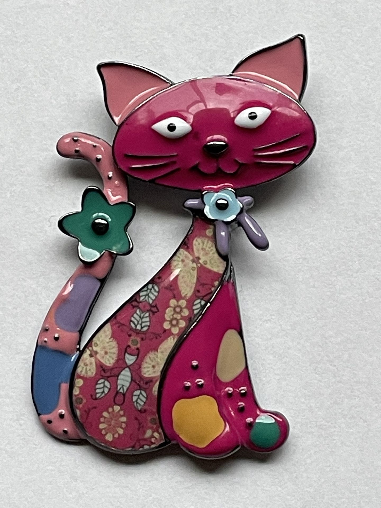 Cute Cat Brooch/Pin Multi Colored Enamel On Metal