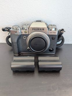 Fujifilm X-T4 Body + 2 Batteries
