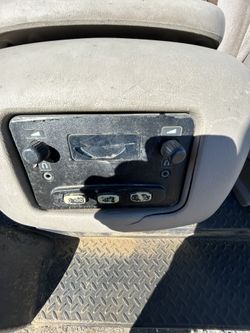 03  Chevrolet Tahoe Center Console  Parts 