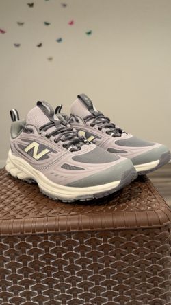 New Balance 410 Trail Running shoes size :8.5 , No Box