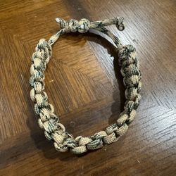 Survival Bracelet 