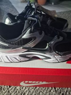 Nike V5 Runner Size 11