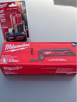 Milwaukee multitool + Battery