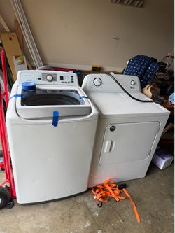 Washer dryer set