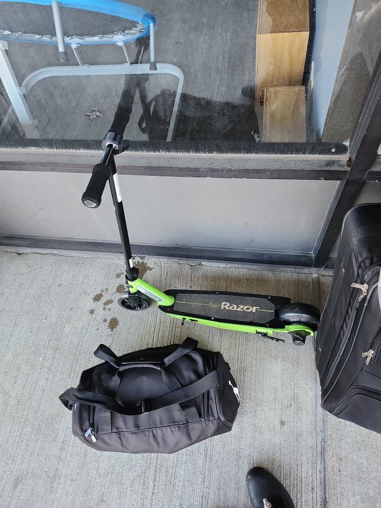 Razor Black Label E90 Scooter