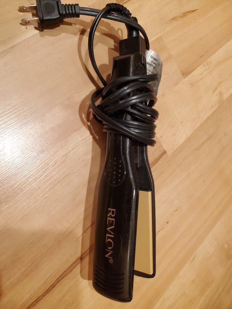 Any Cash Offer - Revlon Ceramic Hair Straightener Flat Iron