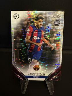 Lamine Yamal Topps Chrome  Pulsar Rookie 