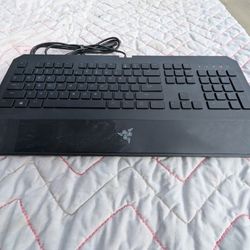 Razer - Ornata V3 X Full-Size Wired Membrane Gaming Keyboard with Chroma RGB Backlighting - Black 