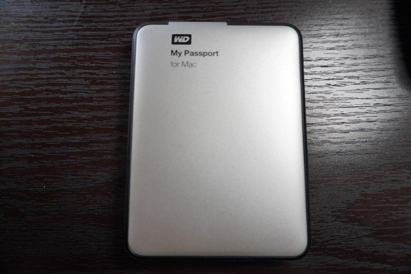 External Hard Drive 1T For Mac or iPhone Store movies and games.