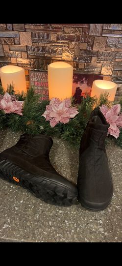 BOGS SNOWDAY II MID Women's Winter Boots NWT and box .