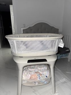 4 Moms Bassinet 