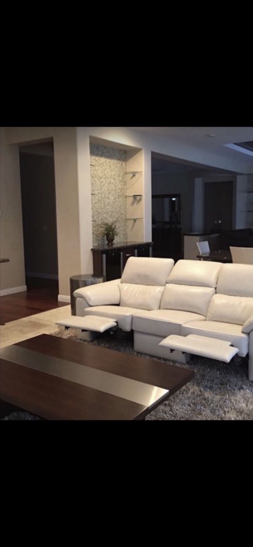 Modern Couch With 2 Motorized Recliners Off White Excellent Condition