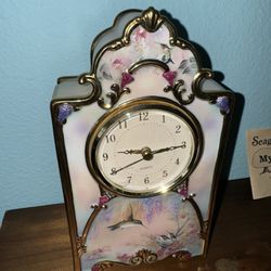 Victorian Style Clock (needs Batteries Replaced Professionally)