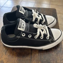 Mint condition converse black and white size 3 boy girl unisex