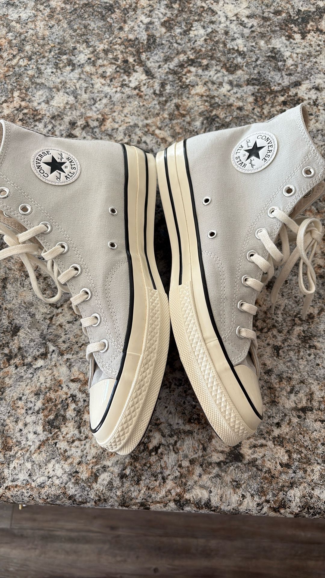 Men’s Converse Size 11
