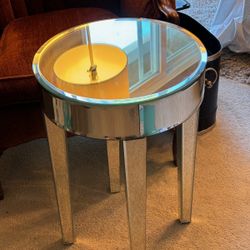 Beautiful Mirror End Table / Night Stand