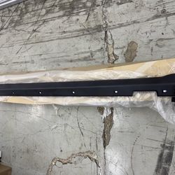 2013 - 2018 HYUNDAI SANTA FE LEFT DRIVER SIDE SKIRT ROCKER PANEL MOLDING OEM NEW