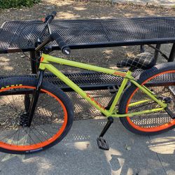 Orange eiern mafia medusa