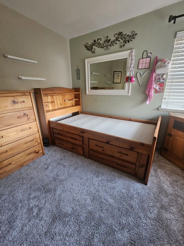 Twin Bedroom Furniture Set