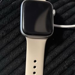 Apple Watch SE 