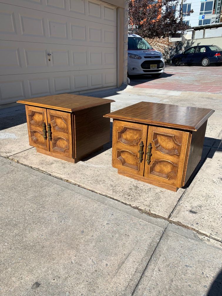 2 vintage side tables