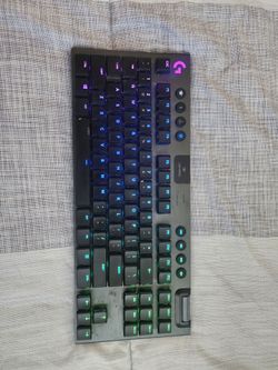 Logitech G915 TKL Wireless Gaming Keyboard — Clicky Switches 🎮⌨️