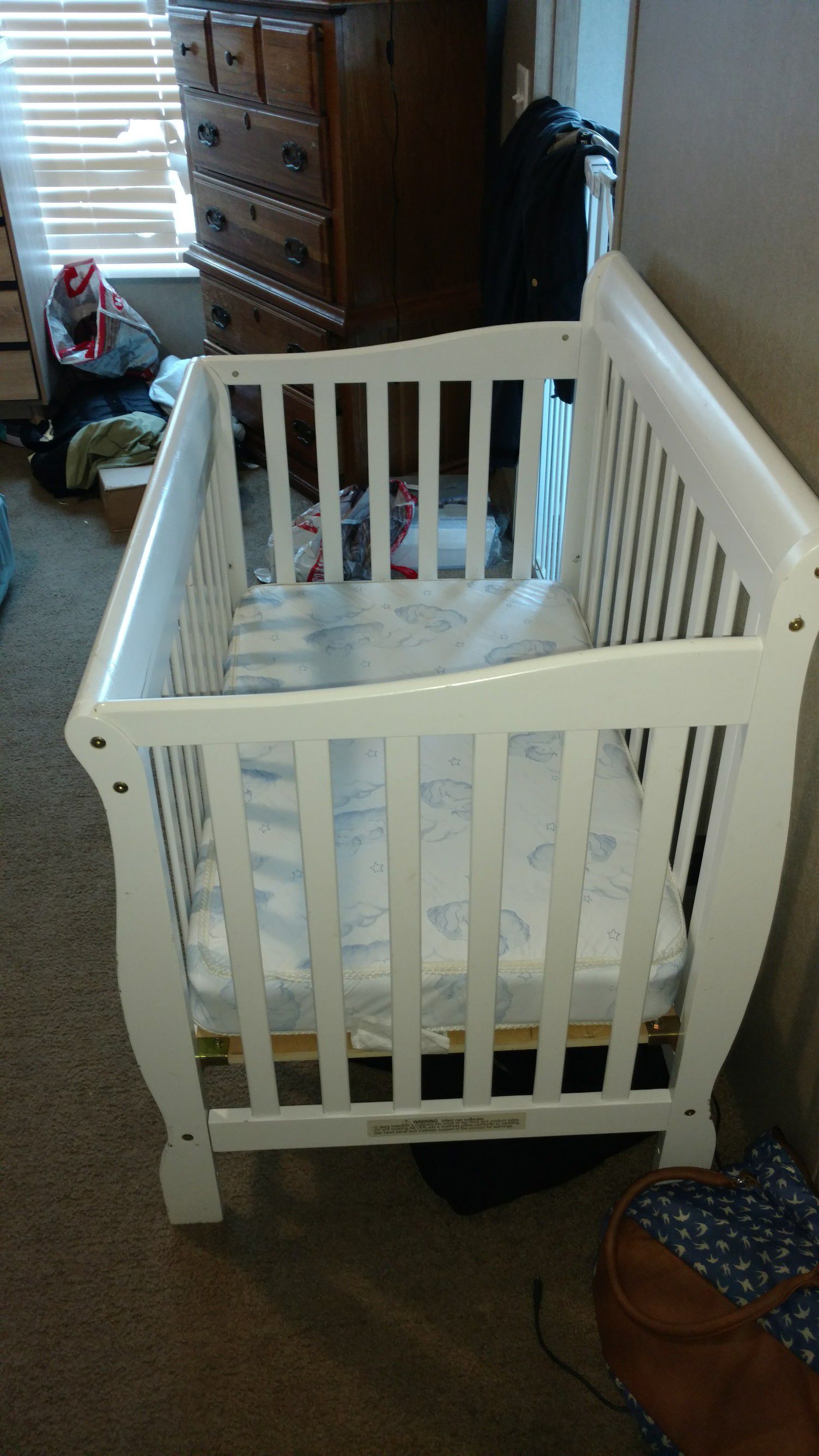 Baby mini crib