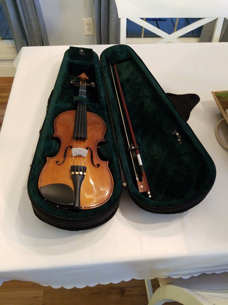 Cremona 1/2 Violin